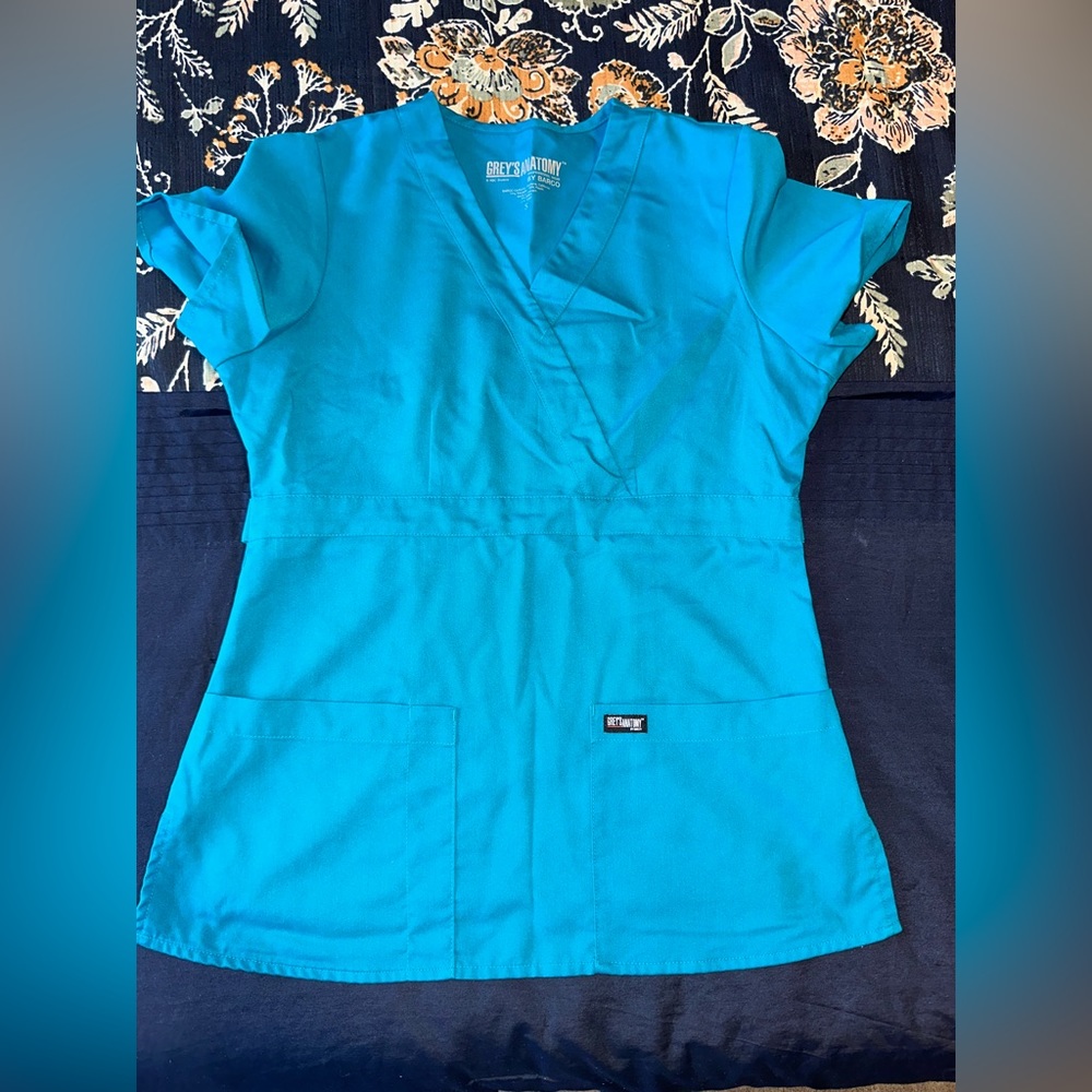 Greys Anatomy scrub set (top and bottom)